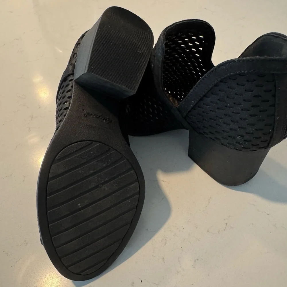 Booties - Picture 3 of 4